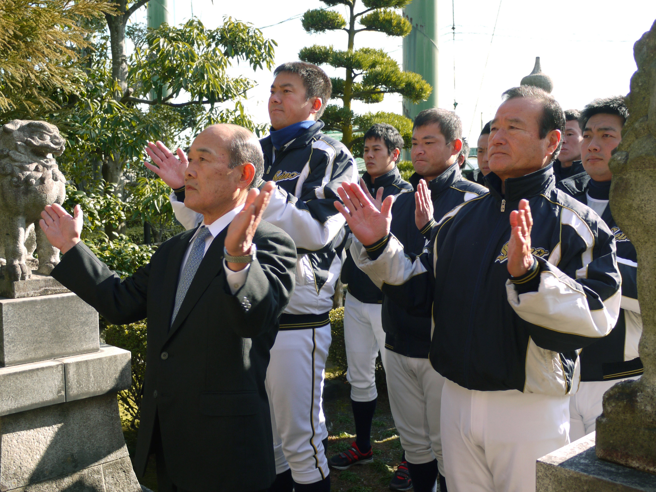 野球部　必勝祈願の様子